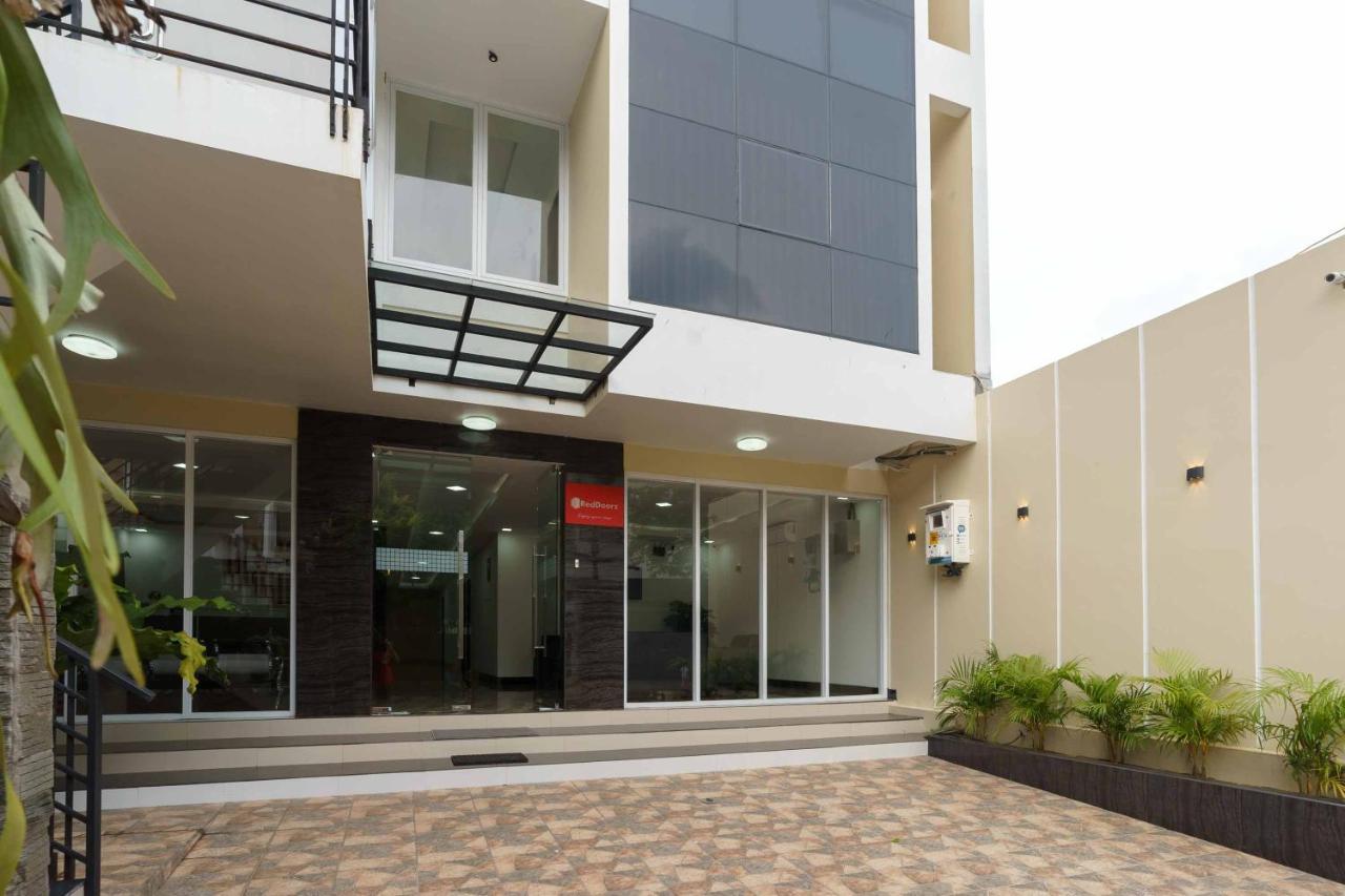 Reddoorz Plus Near Eka Hospital Bsd 5 Dadap Exteriör bild